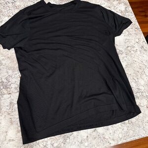 Lululemon workout shirt